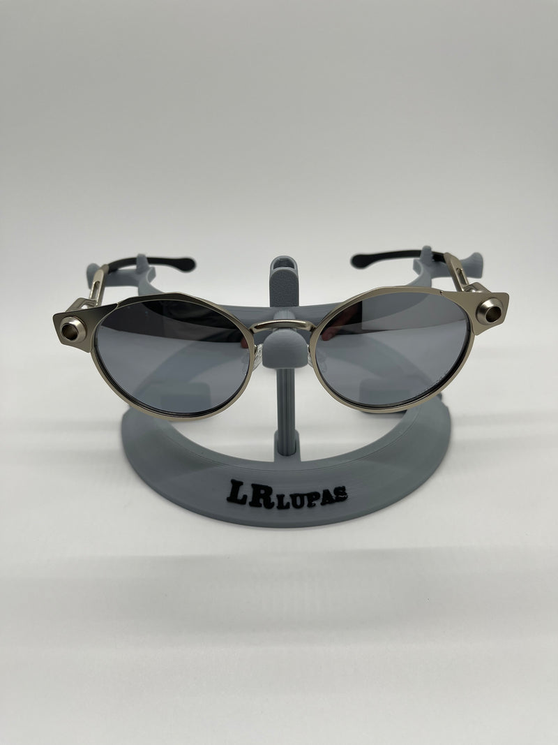 Deadbolt lentes liquid metal