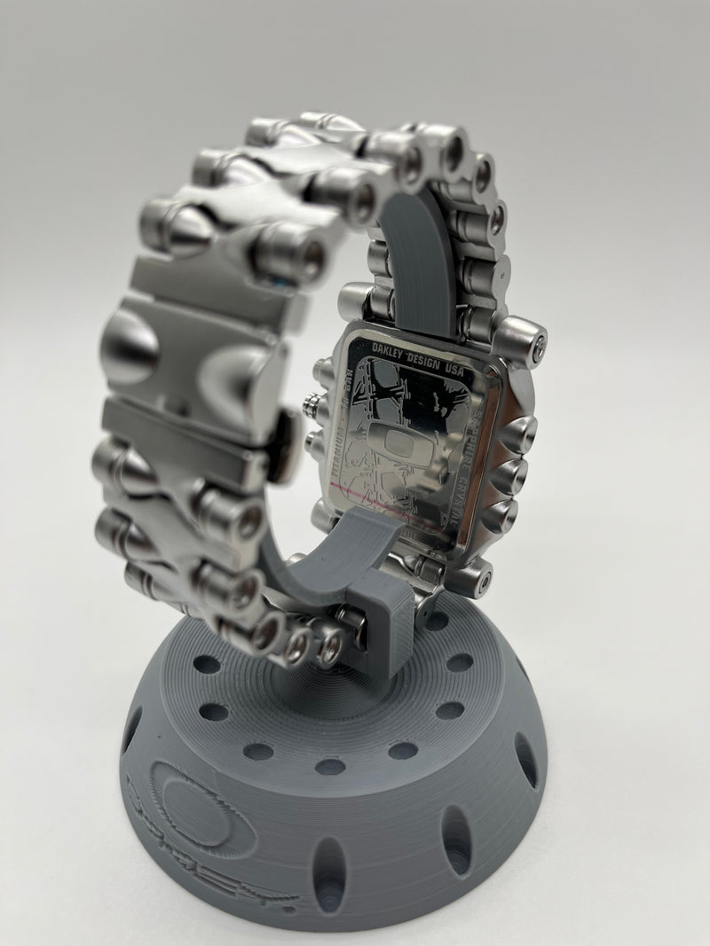 Minute Machine Silver fundo preto