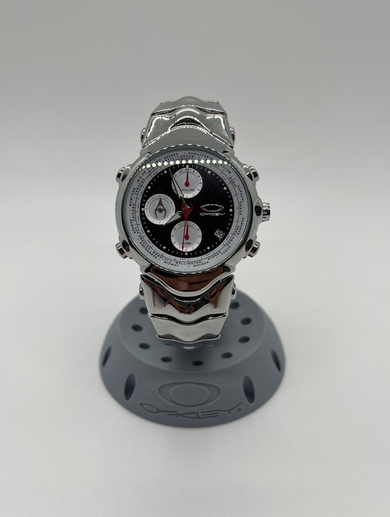 Oakley GMT Chrome fundo black